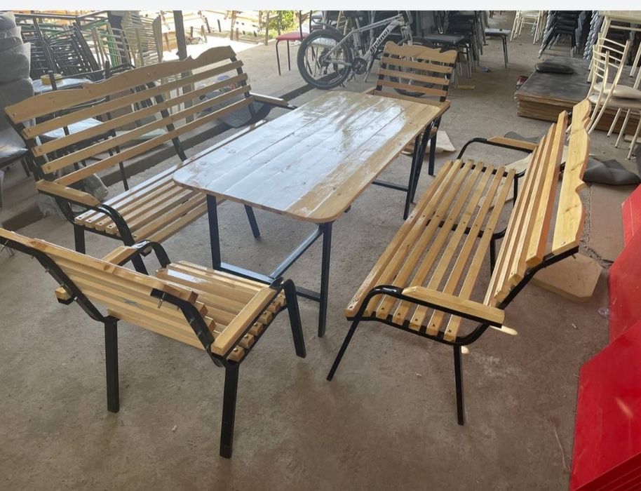 Yozgi dam olish uchun qulay stol-stul (dacha, hovli)