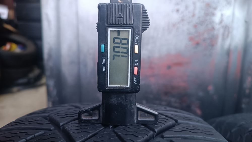 205/60/16 Continental