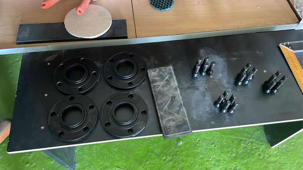 Бмв е70 проставки 15мм с болтами