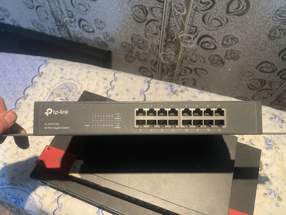 Сетевой коммутатор / хаб / свитч