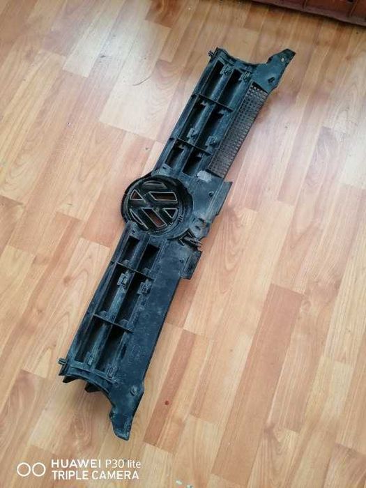 Grila radiator VW Golf 4