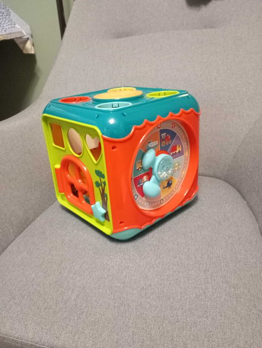 Детска играчка, забавен куб