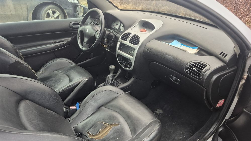 Dezmembrez peugeot 206 CC 1.6 benzina