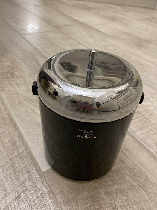 Продам емкость для льда пластмассовая