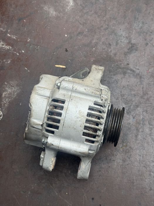 Генератор Toyota Yaris