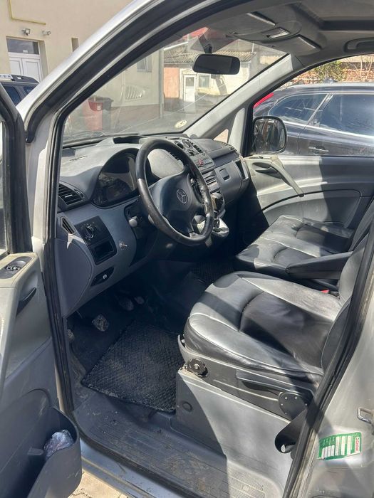 VÂND Mercedes-Benz Vito 2.2 CDI  • 330.000 km • 2.000 €