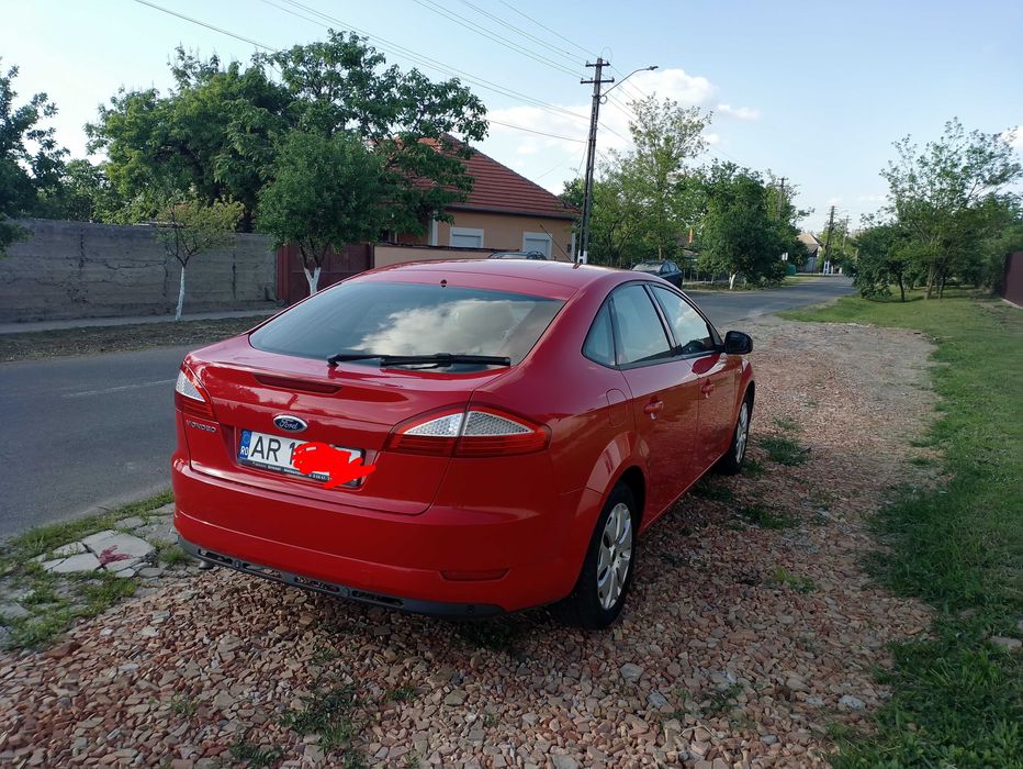 Vând Ford Mondeo