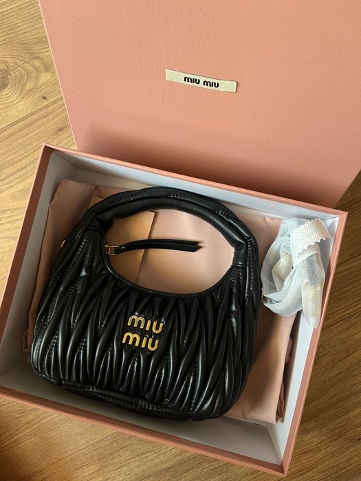 Чанта Miu Miu нова с кутия