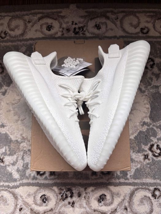 Adidas Yeezy Boost full white