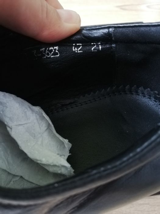 Туфли черные Roberto Rossi и кроссовки Adidas