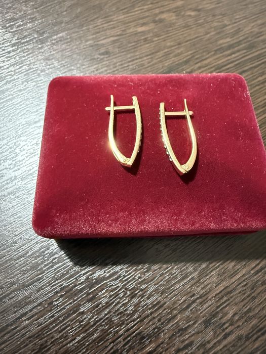 Золотые серьги вес 4.09 гр ТОРГ