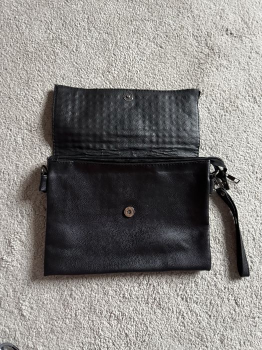 Дамска чанта с дръжка за ръката