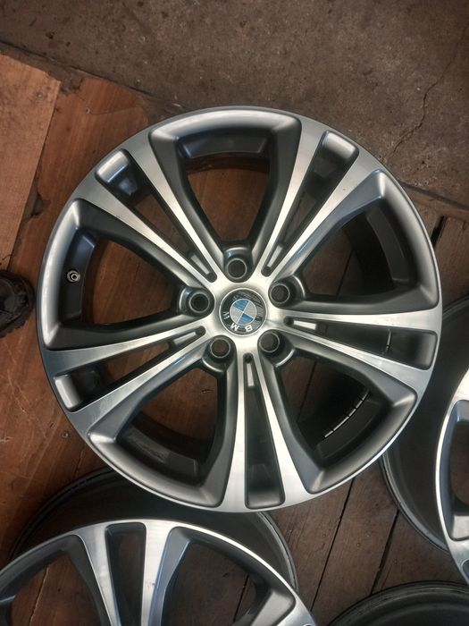 Jante  bmw x1 r18 5x112 is 51