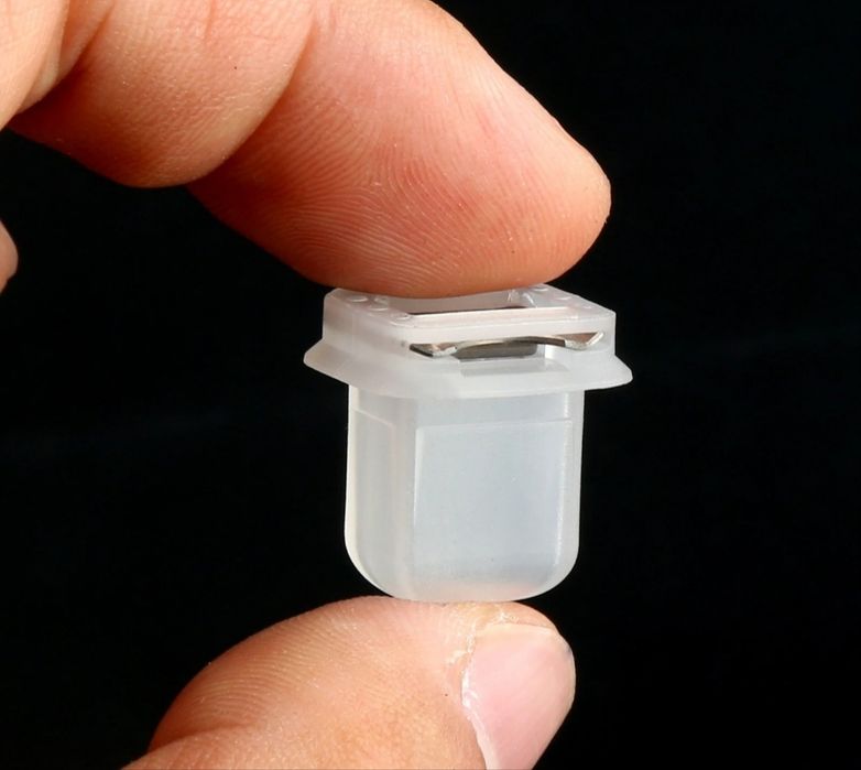 Щипки с метални пласти за лайсните на вратите за  BMW е38 е39 e60 e61