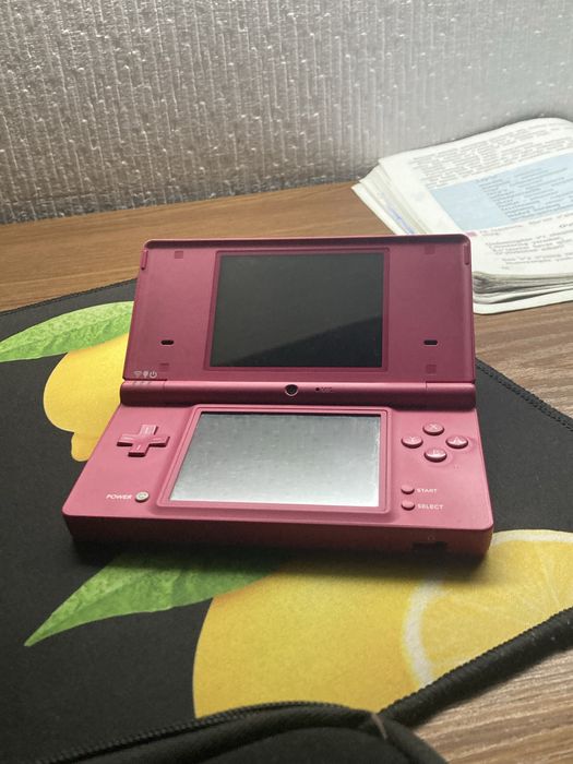 Продаю Nintendo DSI в отличном состоянии