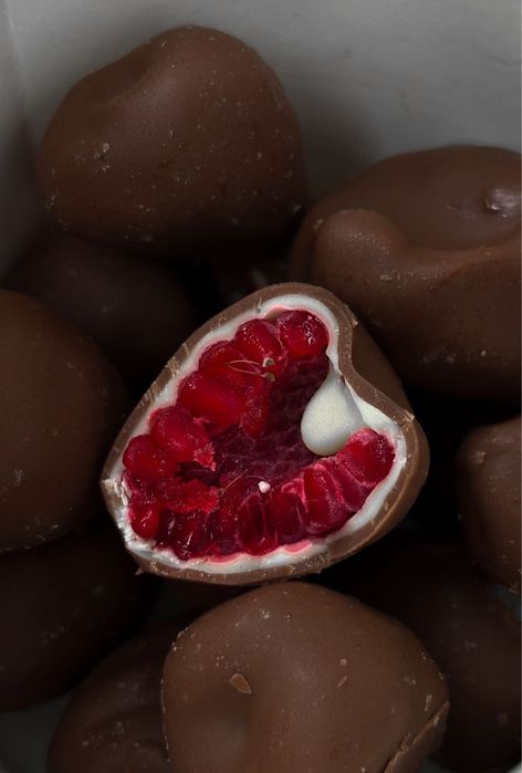 Малина в шоколаде