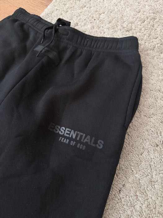 Pantaloni essentials