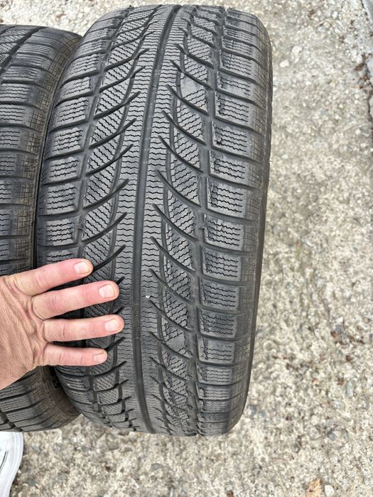 Два броя Зимни гуми 19ки почти нови