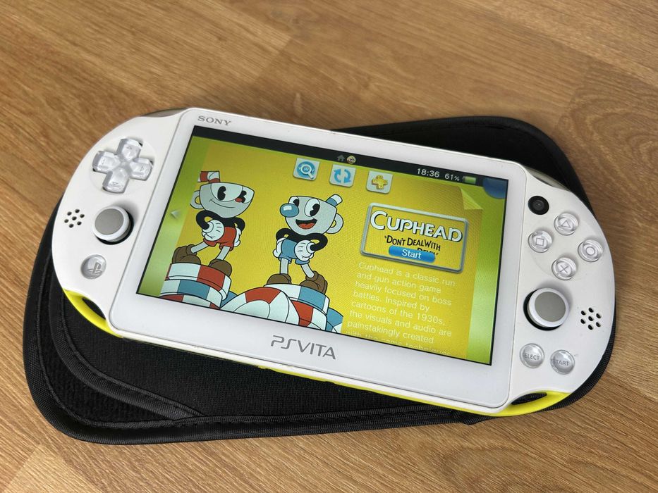 PS Vita Slim modată — cadou perfect, jocuri incluse | Japonia