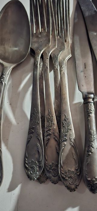 Vand set de 30 bucăți tacâmuri argint