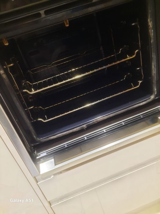 Предлагам почистване по домове и офиси.
Искам да помогна на хора, коит