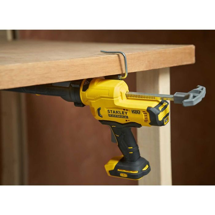 Акумулаторен пистолет за силикон STANLEY SFMCE600B, 20V