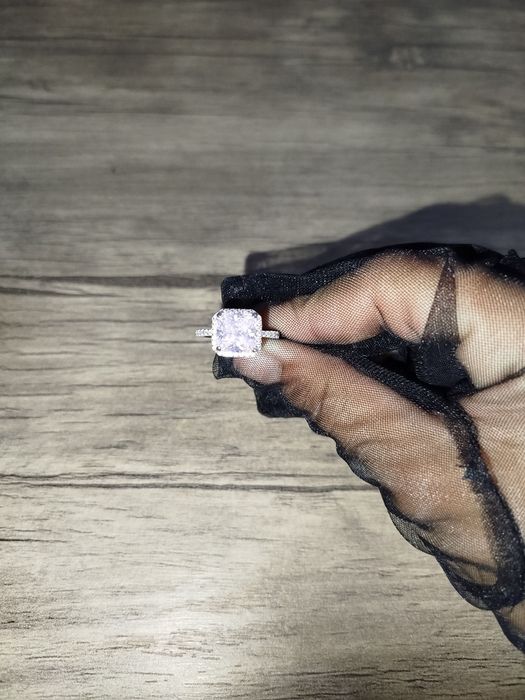 KUMUSH UZUK (Серебряное кольцо) proba:925 (проба 925) 
razmer: 17,5
(r