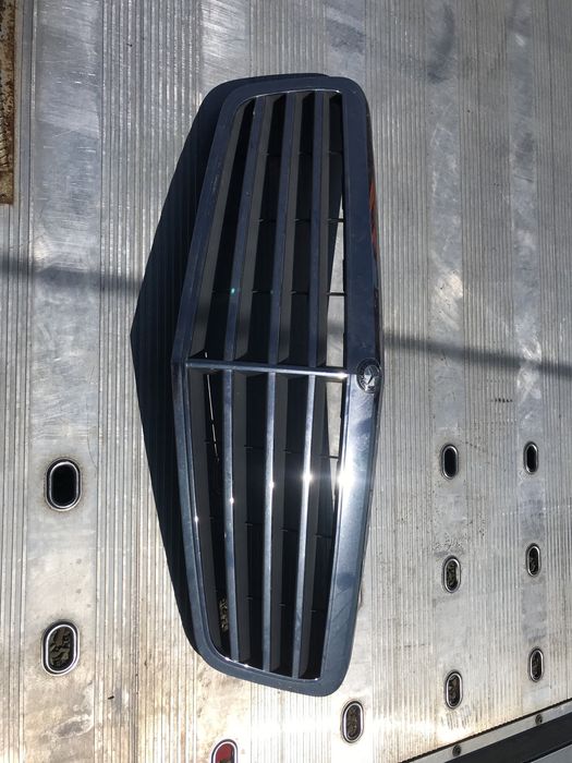 Grila fata mercedes 220 cdi fab 2012