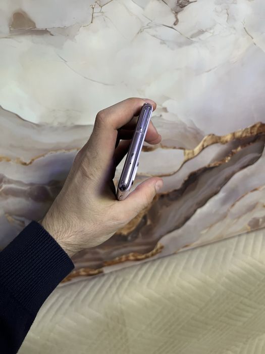 Продам телефон Samsung S20 FE 128