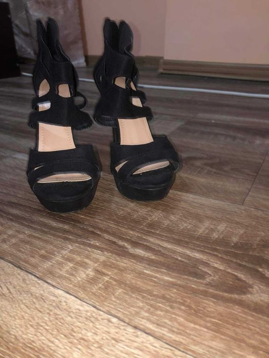 Обувки на ток 36 номер