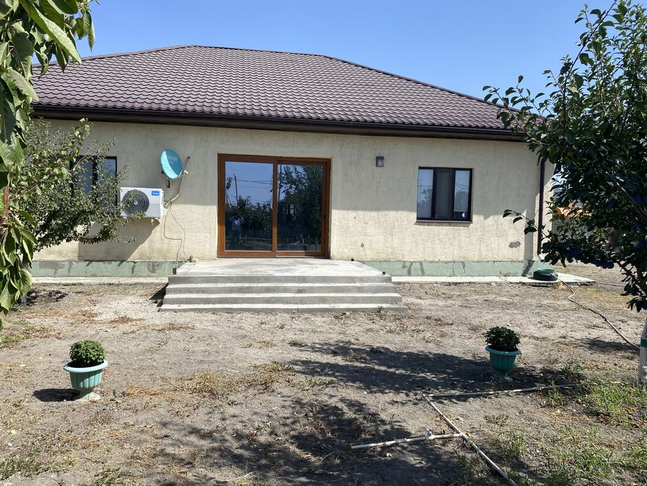 Продается дом в центре село Береке