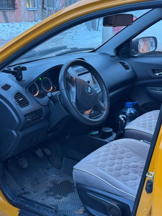 Продам машину Gelly GC6