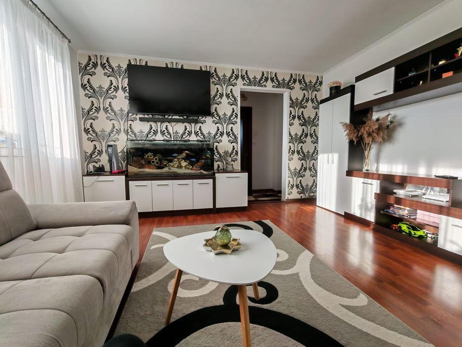 Apartament 3 camere zona Han