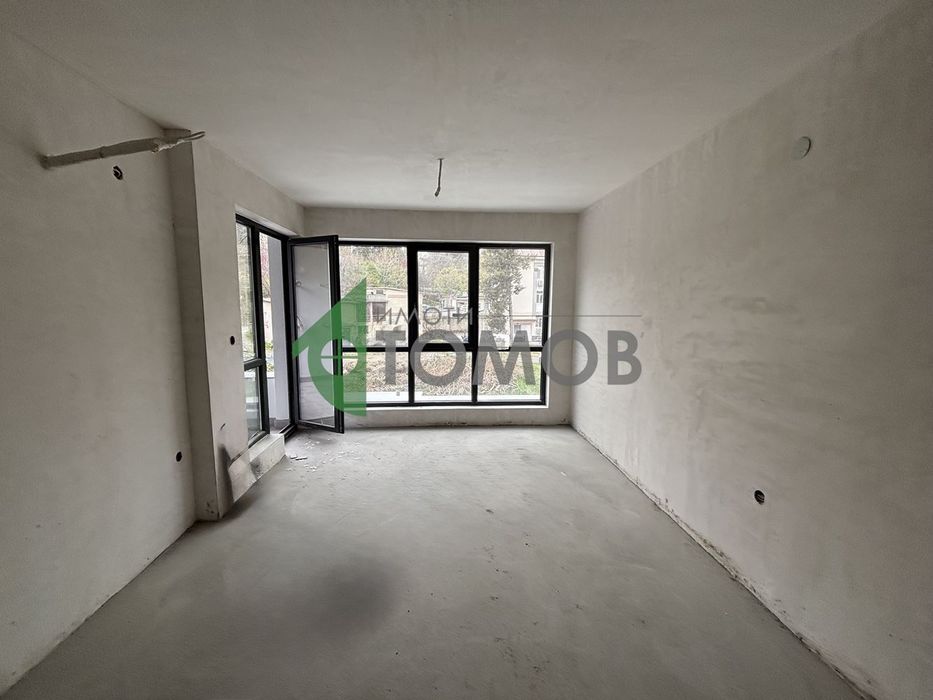 Чудесен тристаен апартамент ново строителство на Аязмото