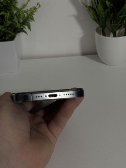 Iphone 15 pro display schimbat 128gb stare perfecta de functionare