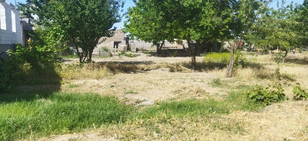 Yer sotilladi 5 sotix 2 sotixini xam soturaman