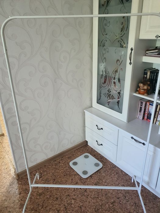Вешалка для одежды с органайзером