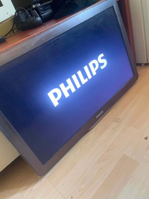 Телевизор Philips 32 инча