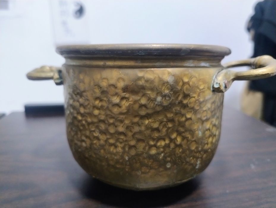 Старинен меден съд