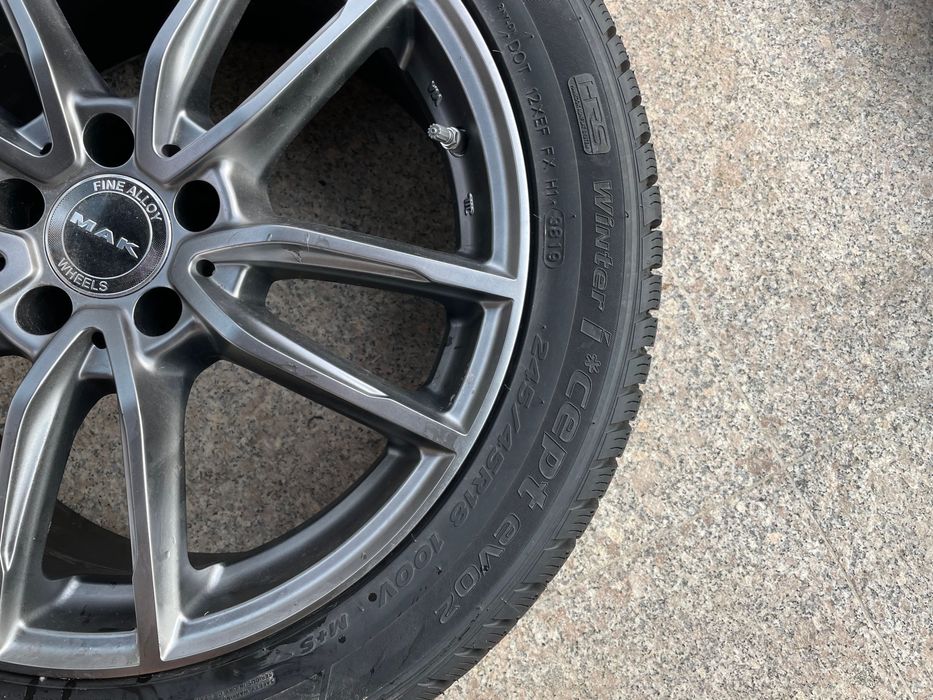 Set 4 roti complete 245/45 R18 RunFlat