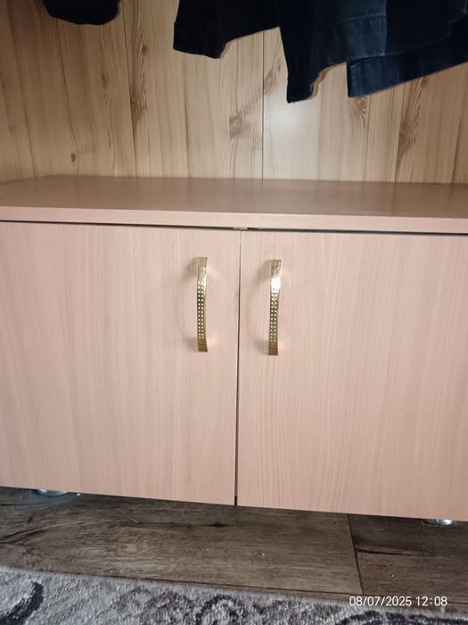 Продам прихожую.