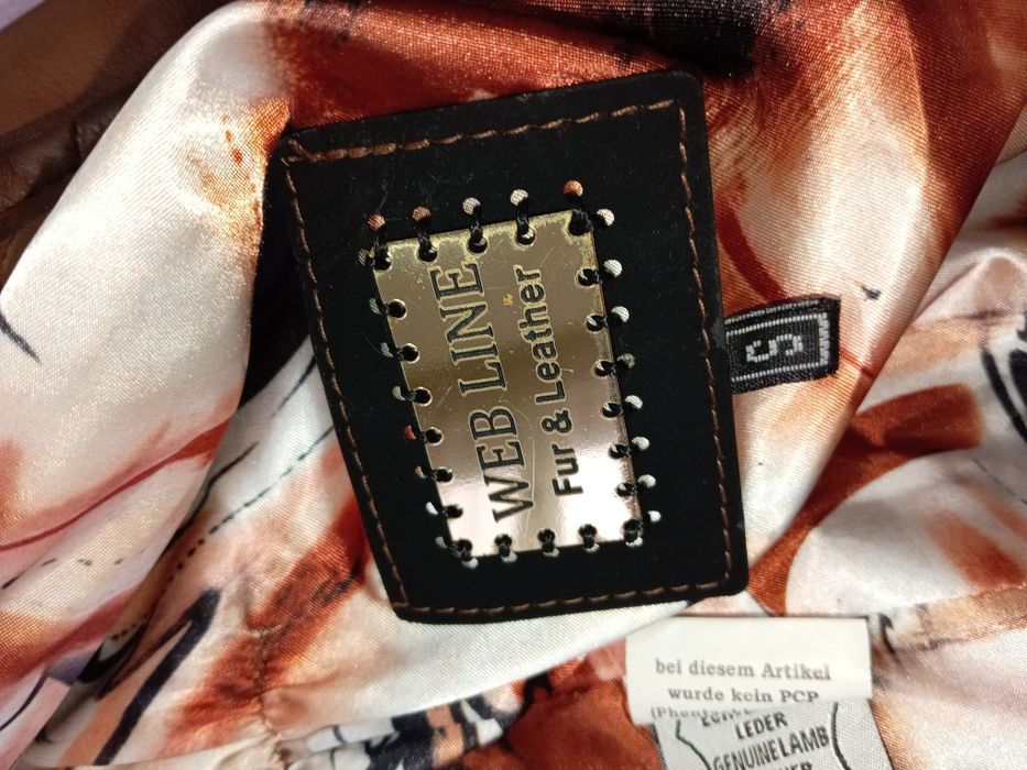 Продавам яке от естествена кожа с косъм от лисица.