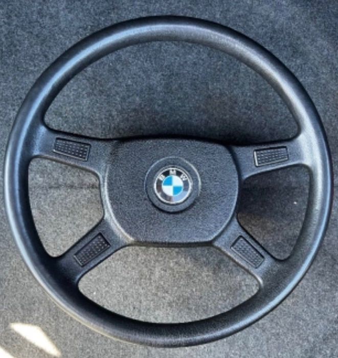 BMW E30 останали части.