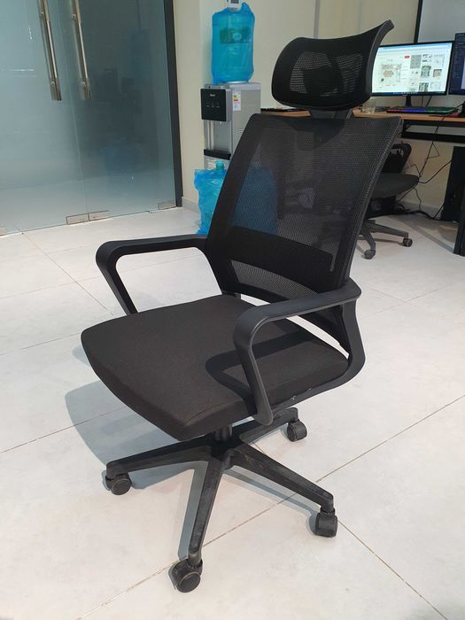 • Компьютерное офисное кресло