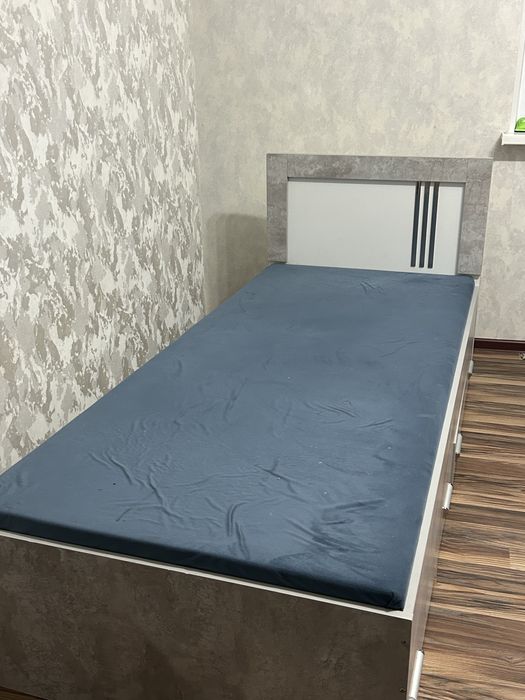 Кровать тумбалармен