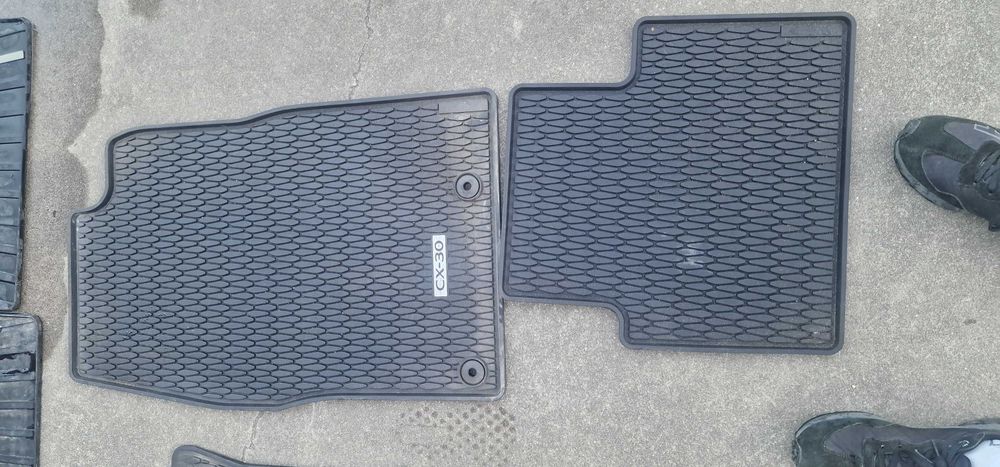 Mazda CX-30-гумени стелки орг