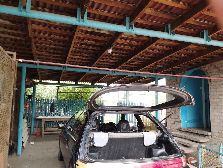 Машину Тойота Королла