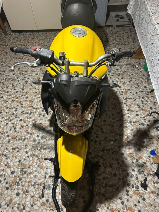 Vand yamaha xj6 2009 limitat legal A2 (35kw)