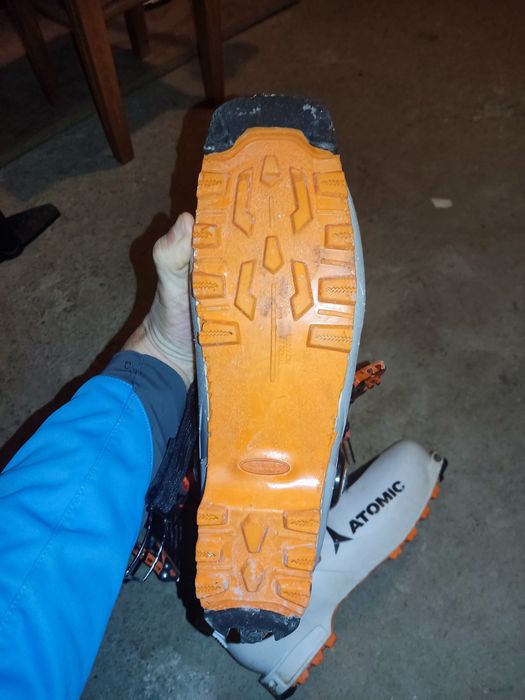 Clăpari skimo schi tura Atomic backland ultimate carbon 46 (30 mondo)