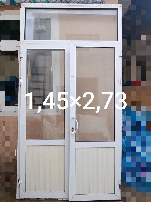 Эшик алюмин размери энига 1,45га бойи 2,73, яхши холатда.